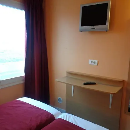 Hotel Initial By Balladins Roissy / Saint-mard 2*